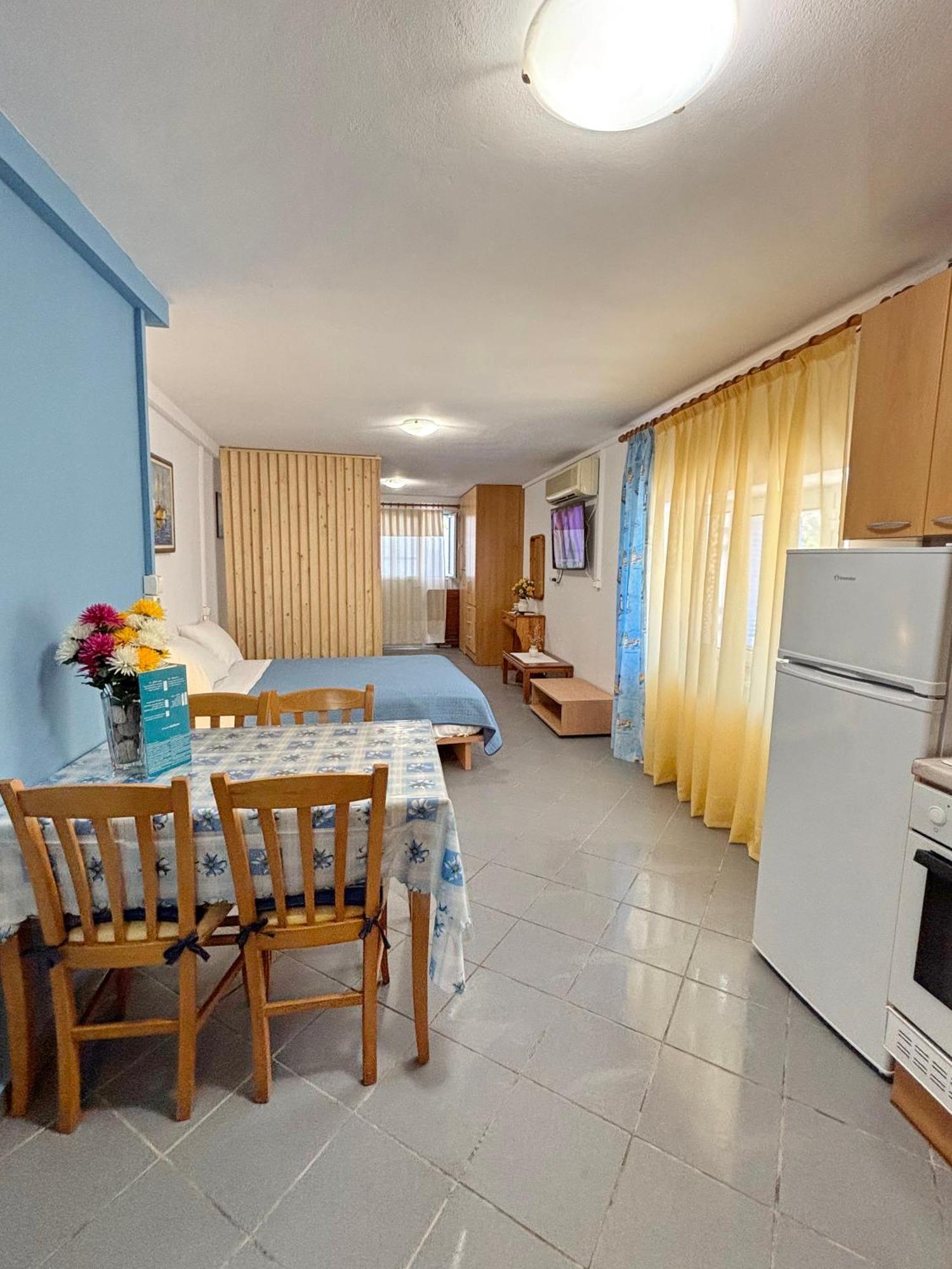 Filio Rooms Kalamos  Zimmer foto